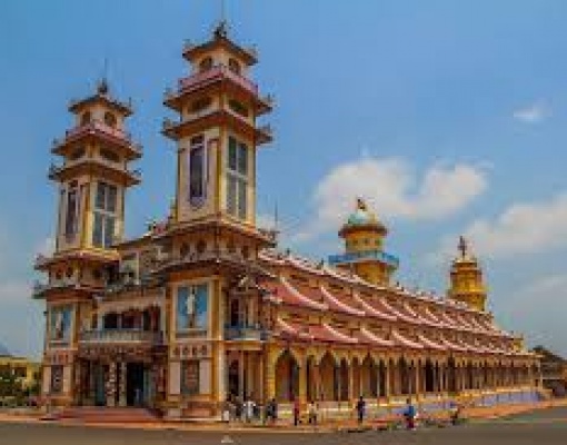 CU CHI TUNNELS- CAO DAI TEMPLE
